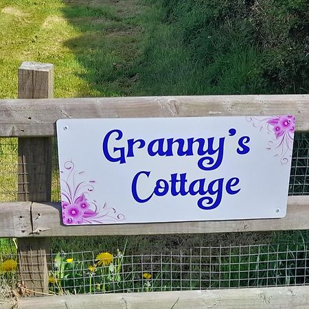 Granny'S Cottage, A Lovely Lakeside Cottage Donegal Town Екстериор снимка